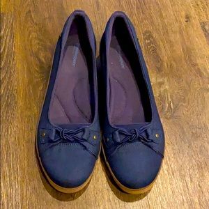 Like new Navy blue low-heeled loafers